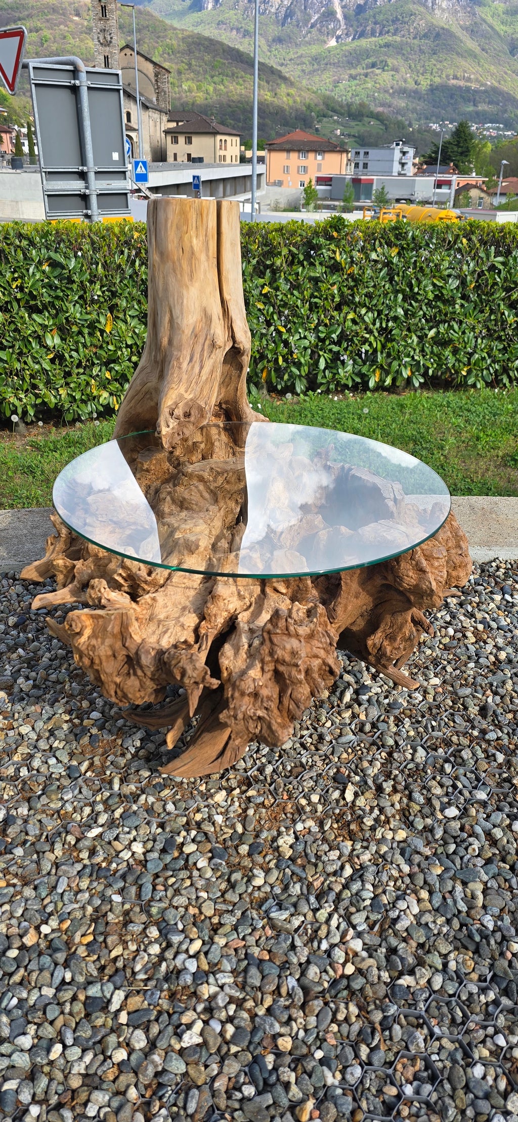 Scultura "La Mano de Dios"